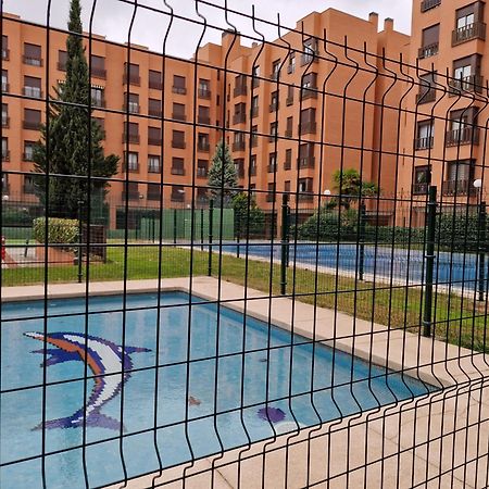 Samaniego, Piscina Y Garaje Junto Civitas Metropolitano Y Aeropuerto Madrid Bagian luar foto