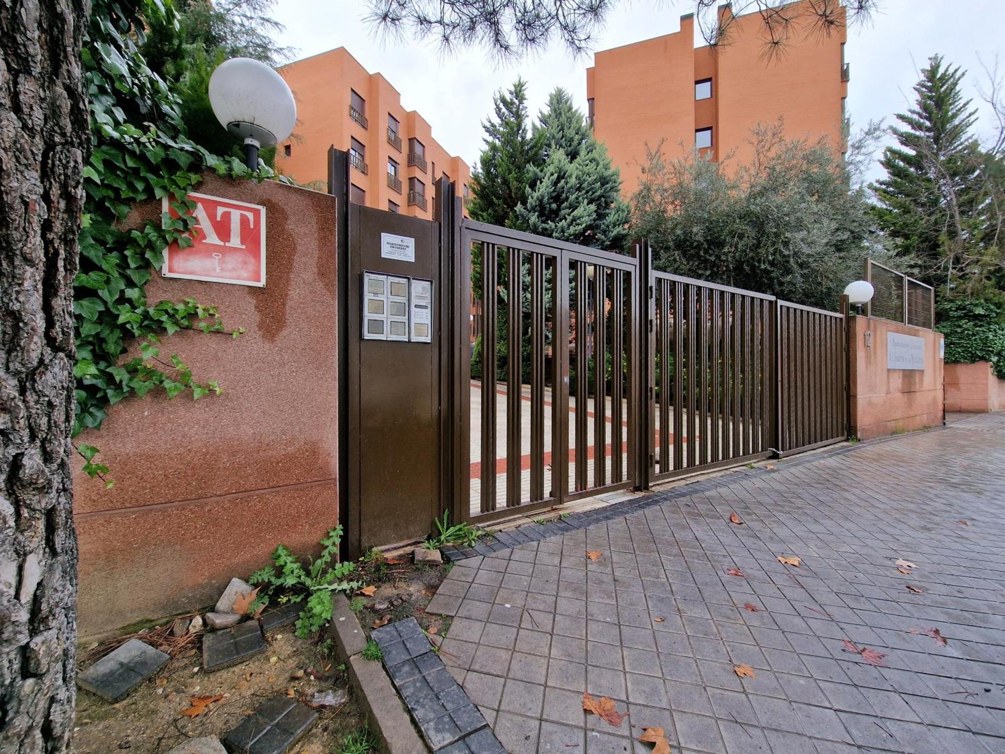 Samaniego, Piscina Y Garaje Junto Civitas Metropolitano Y Aeropuerto Madrid Bagian luar foto