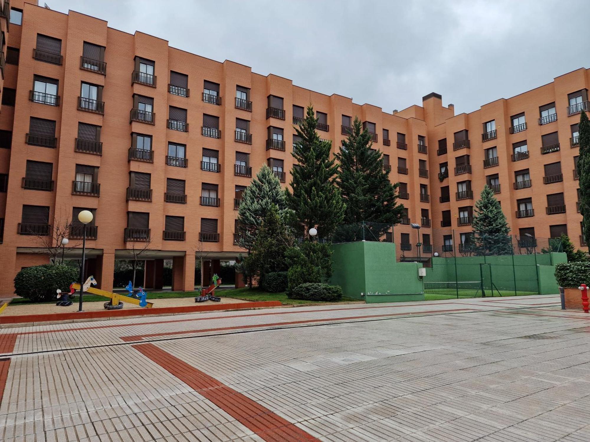 Samaniego, Piscina Y Garaje Junto Civitas Metropolitano Y Aeropuerto Madrid Bagian luar foto