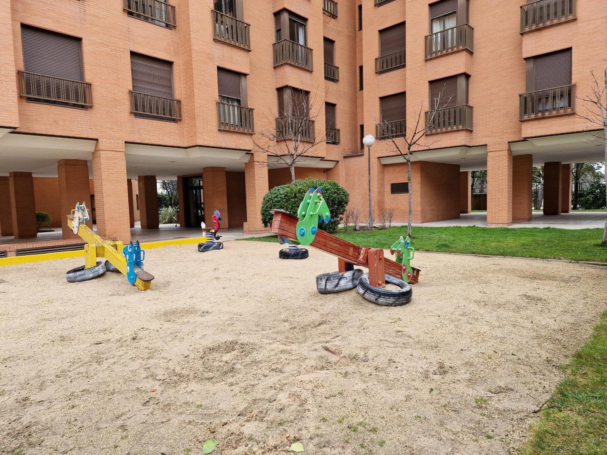 Samaniego, Piscina Y Garaje Junto Civitas Metropolitano Y Aeropuerto Madrid Bagian luar foto